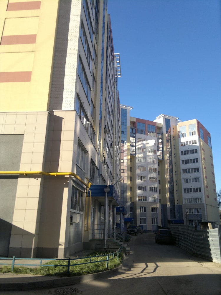 Apartment on Vokzalnaya 77-31