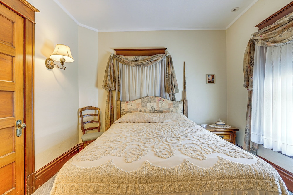 Spacious Home 2 Mi to Seneca Allegany Casino!