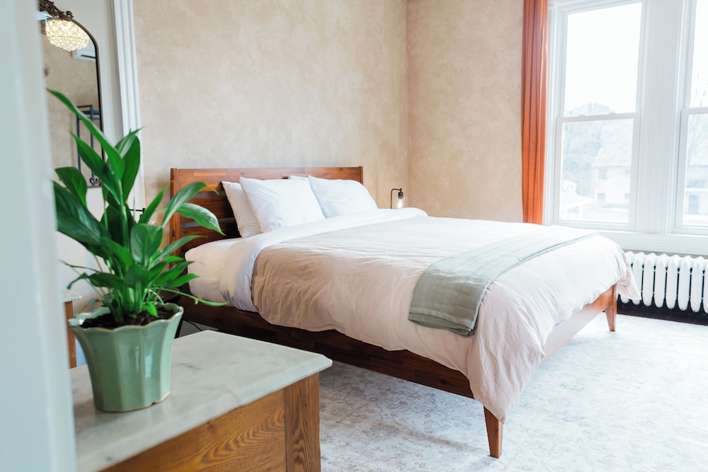 Blue Ridge Abbey Bed & Breakfast