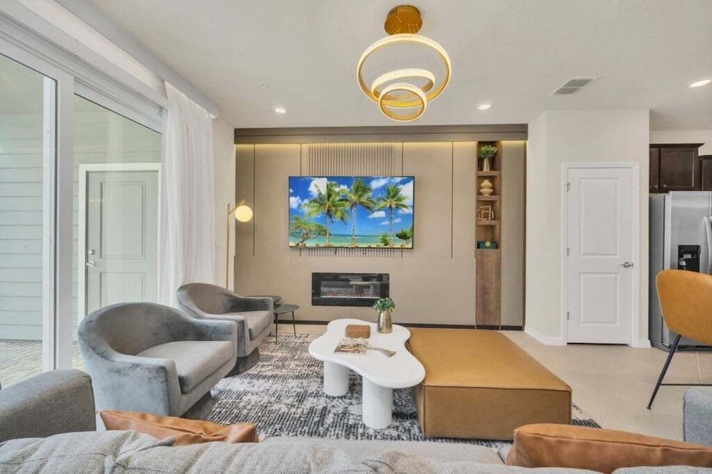 5 Bedroom Townhome With Private Splash Pool! 5 Townhouse