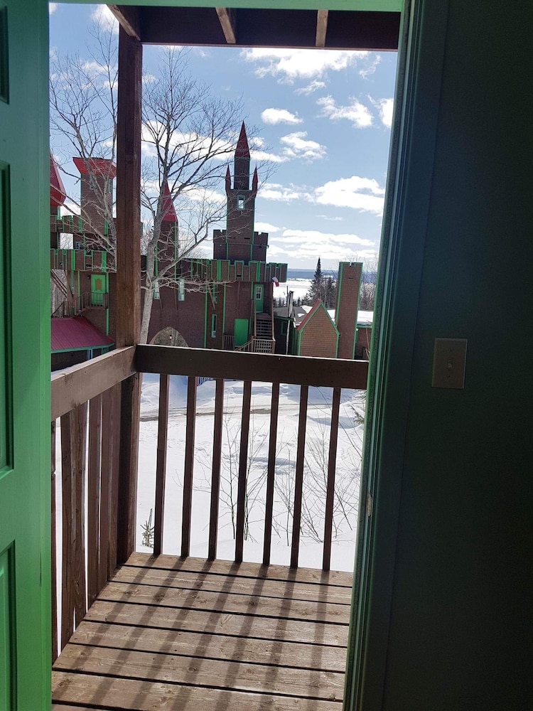 Photo 8