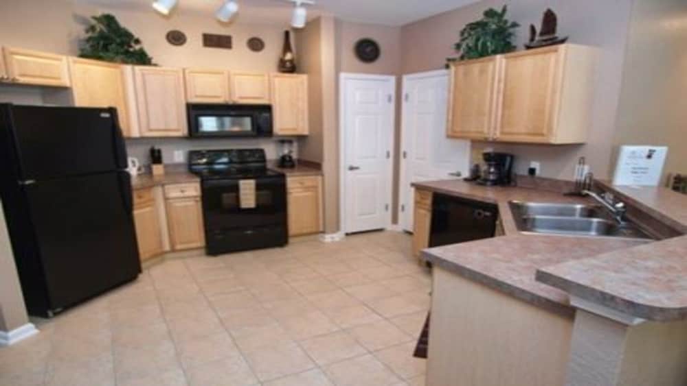 Tr702 - Terrace Ridge - 3 Bed 2 Baths Condo view 2