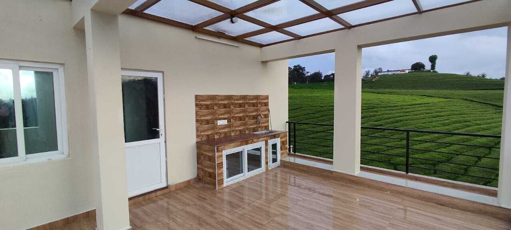Rose garden enclave for families