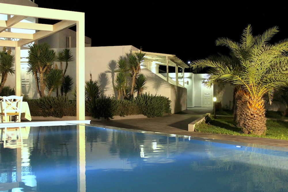 Golden Milos Beach House by Domotel