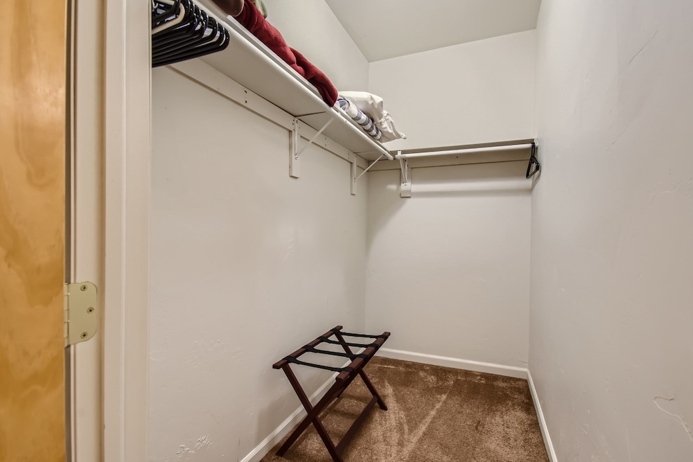 Summit County Vacations - 42 Burgundy 4br 3.5ba 4 Bedroom Townhouse by RedAwning - Property Image 4