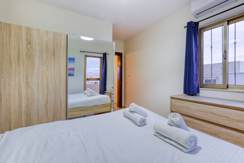 St James the Traditional 4-bed Townhouse Terrace