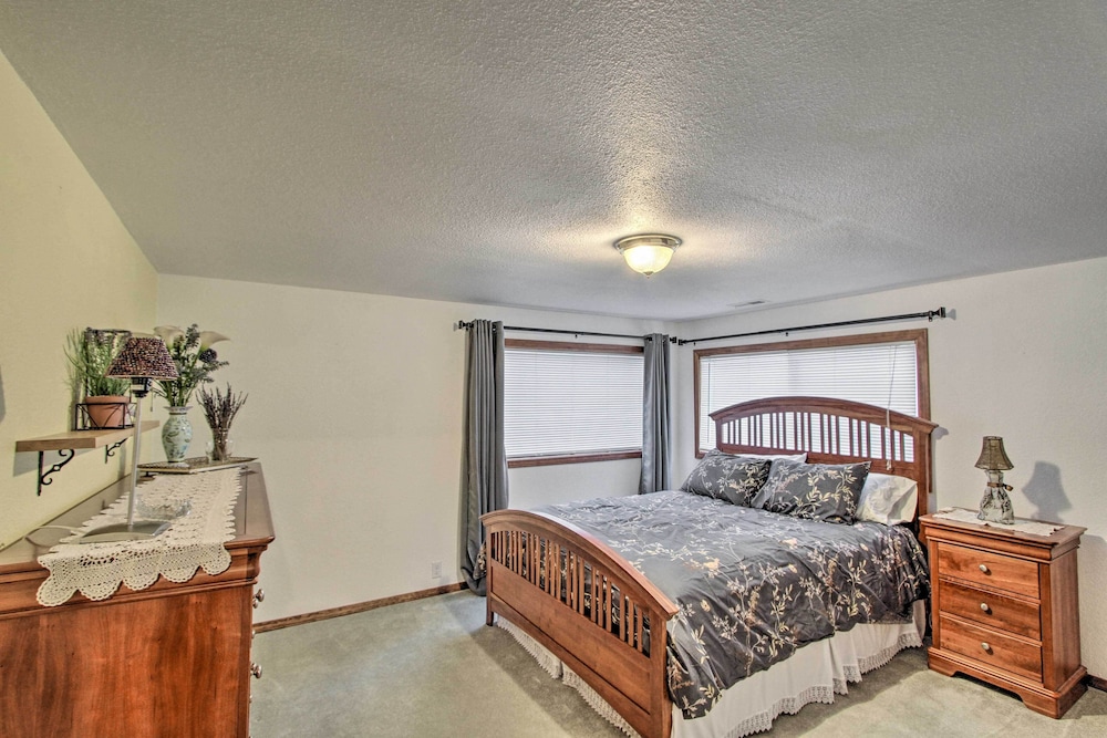 Packwood Getaway w/ Game Room, Grill & Patio view 5