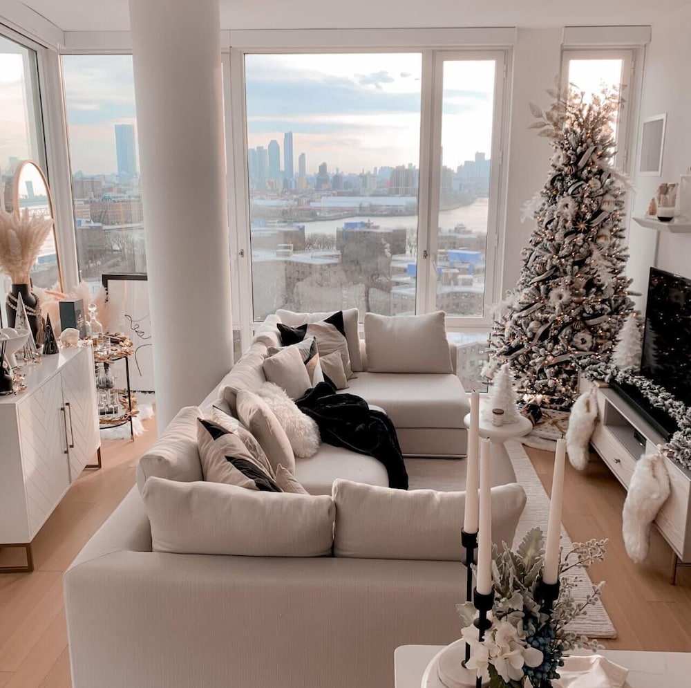 The Harbour Suites & Towers Financial District