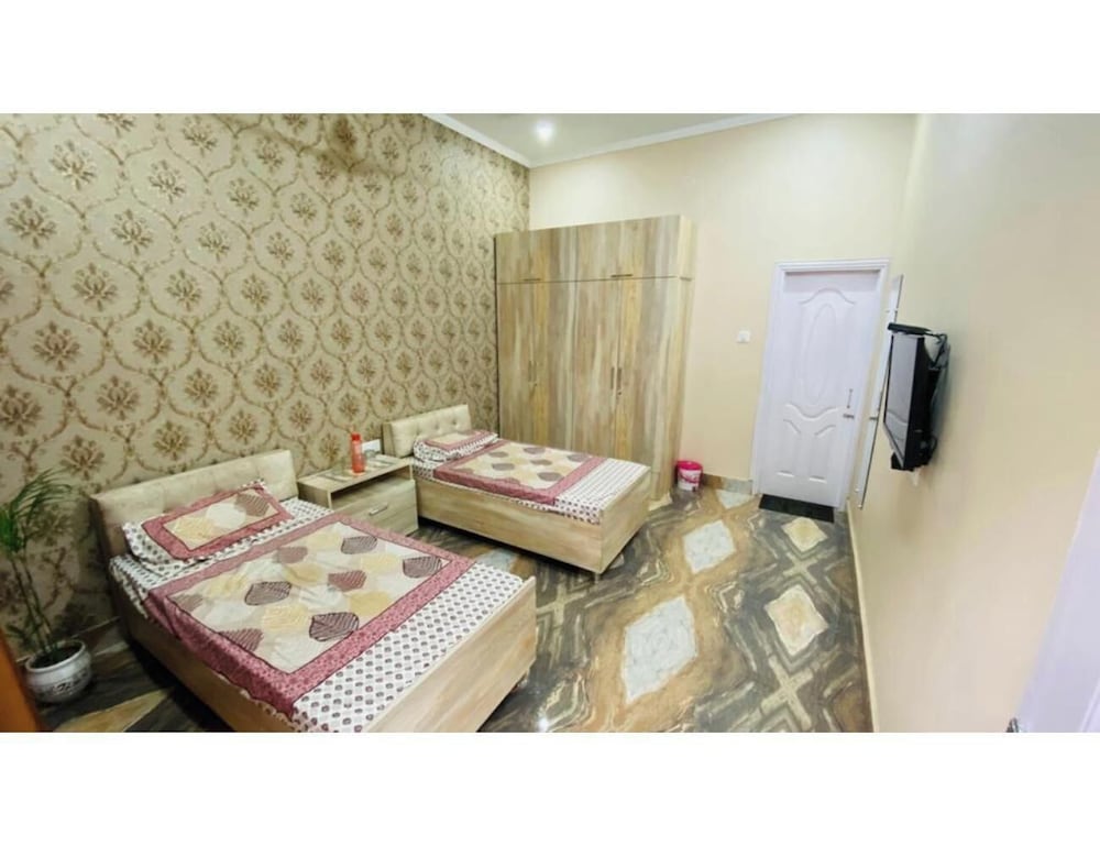 Saini Guest House