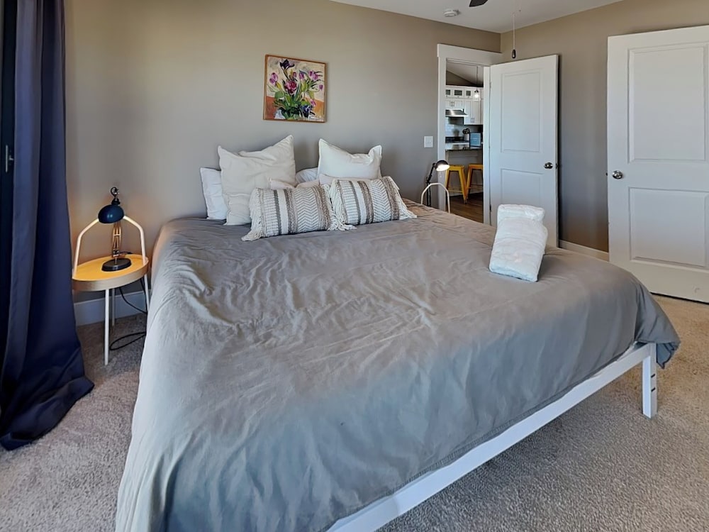 Next to Sea Gallery by Topsail Realty