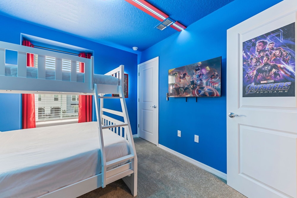 1287 Blue Paradise Way