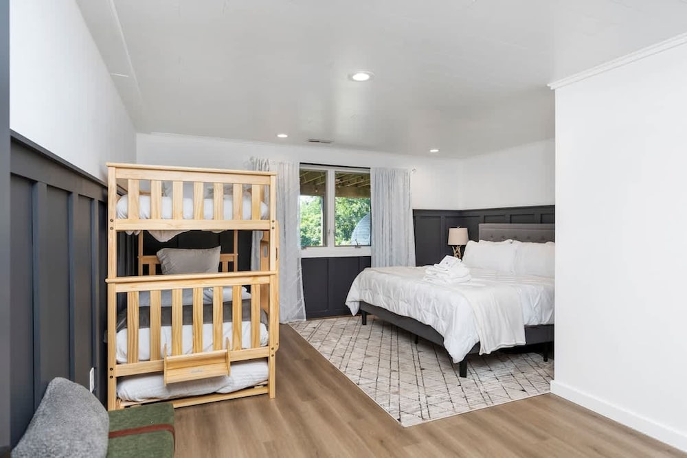 Love Afton Cabin - Family Home