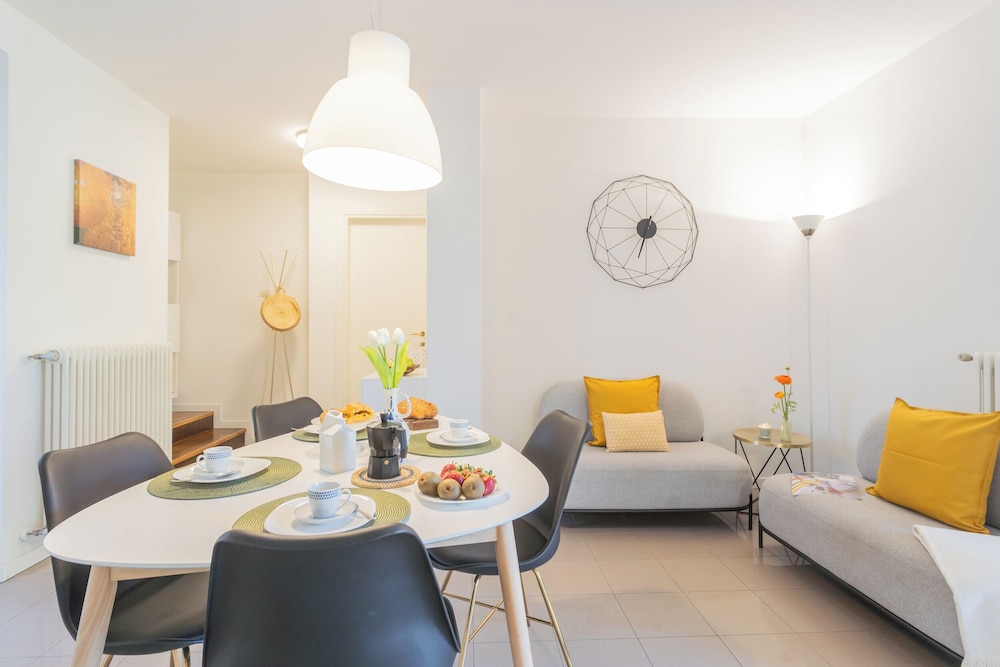 Ponente Balcony & Garden by Rent all Como