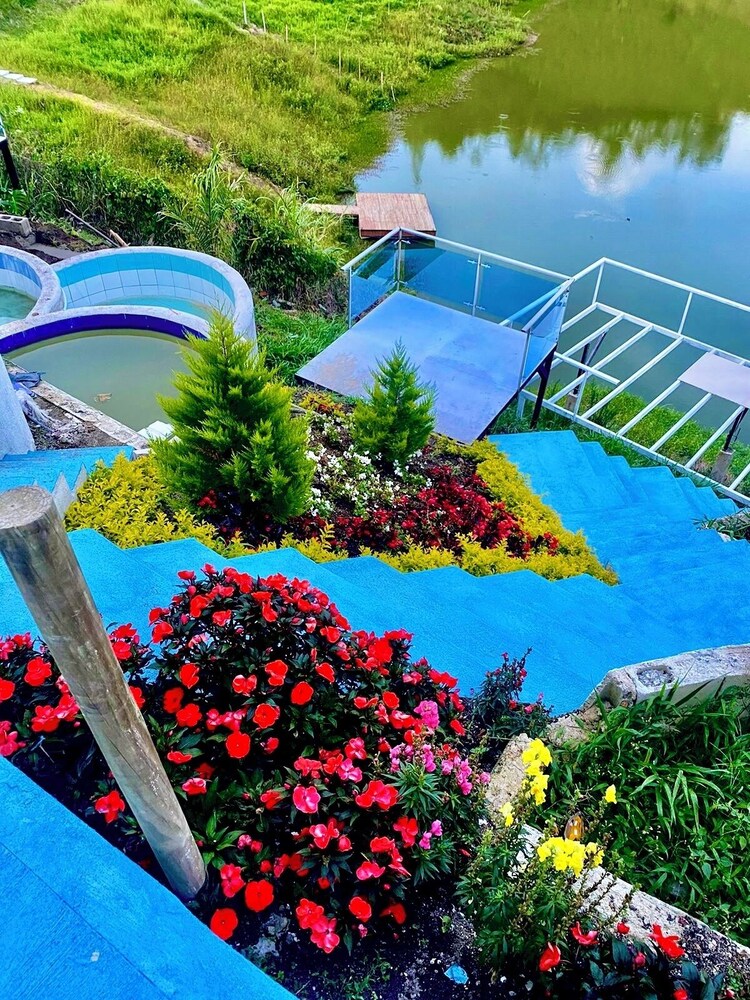 Hotel y Termales Castillo del Lago