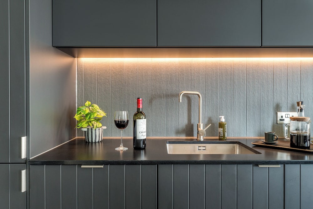 Stratford Apartments by Urban Rest