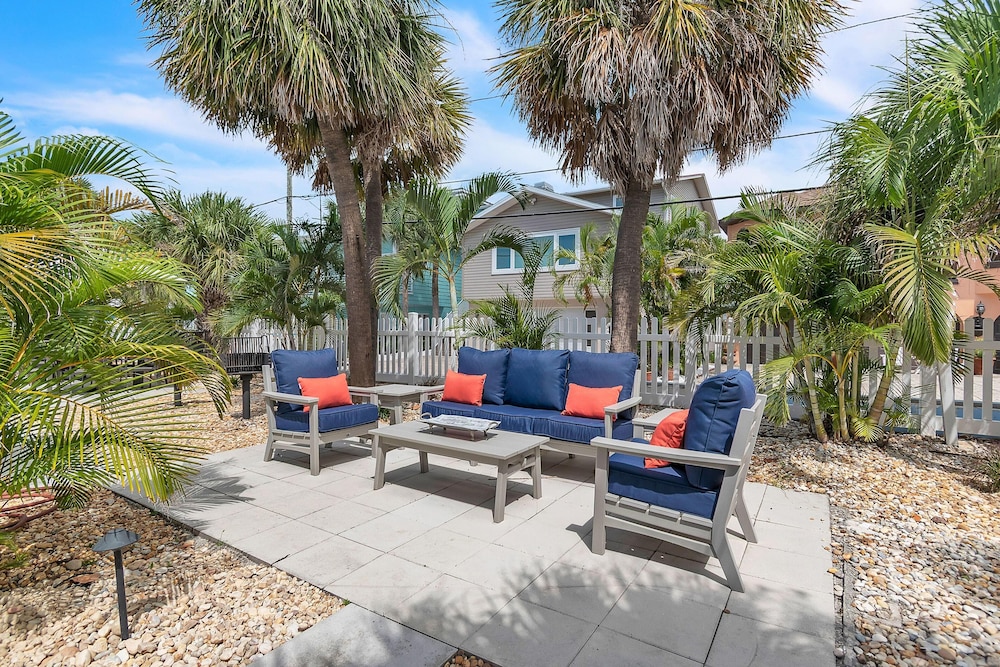 The Bungalows #8