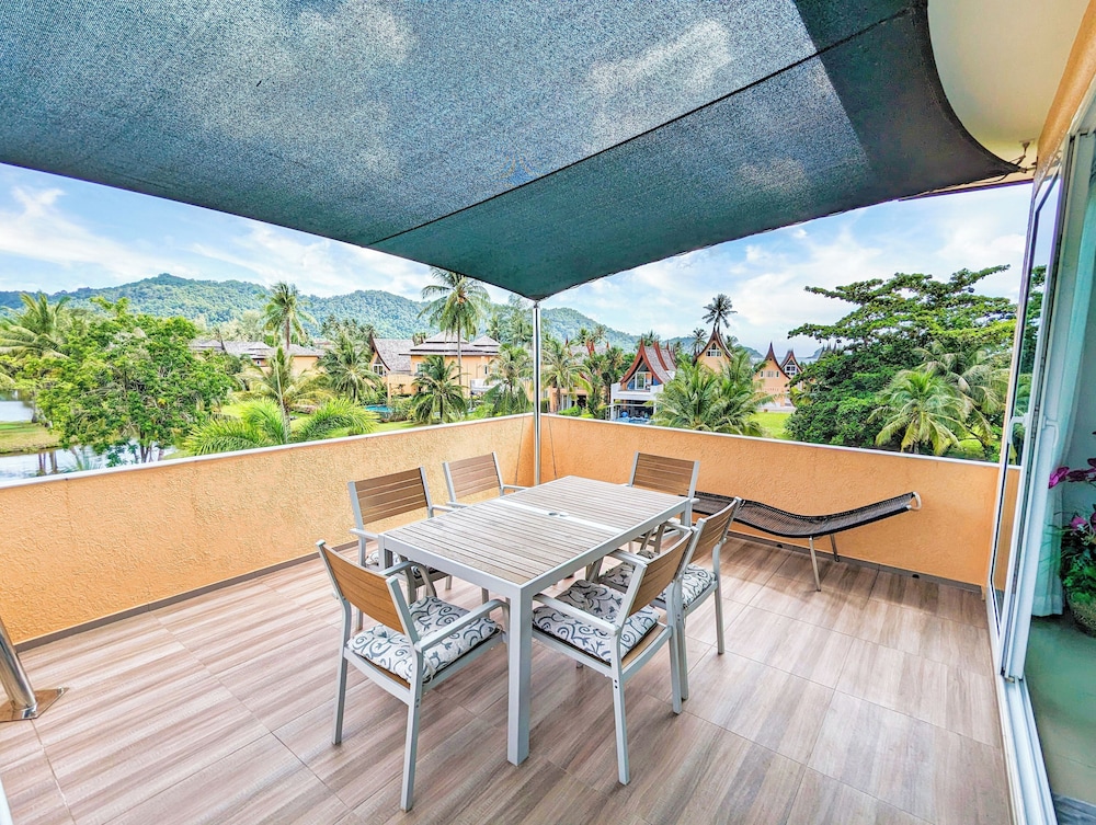 Poolside Apartments and Rooms