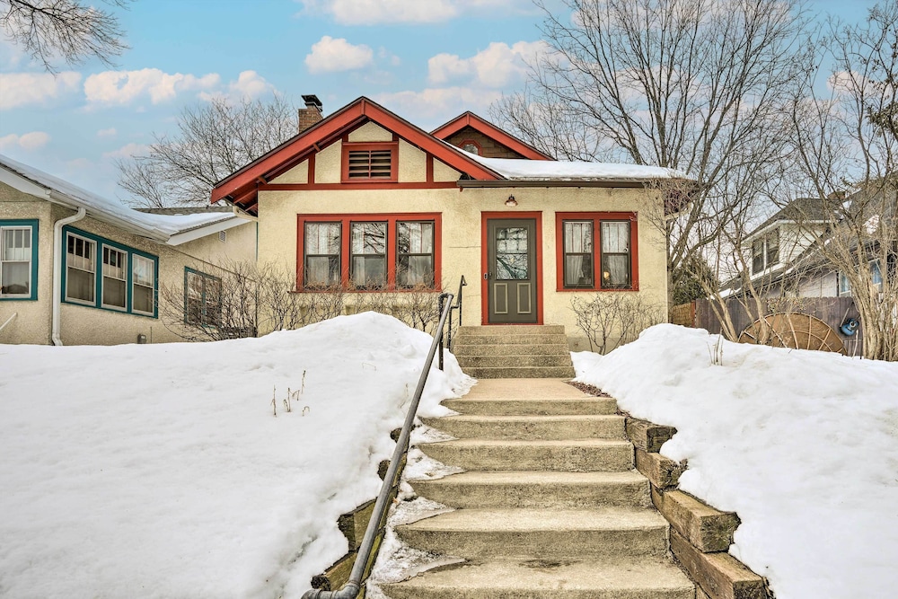 Minneapolis Vacation Rental Near Lake Harriet view 4