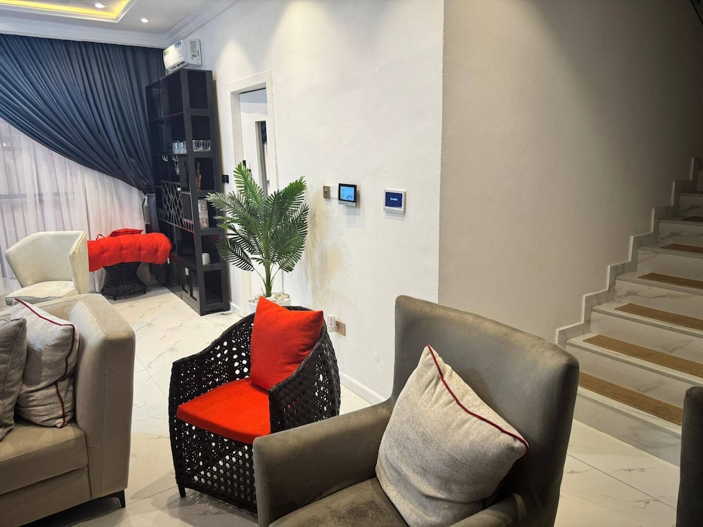Serene Oasis in Lagos - Private Pool & Relaxing Ambiance