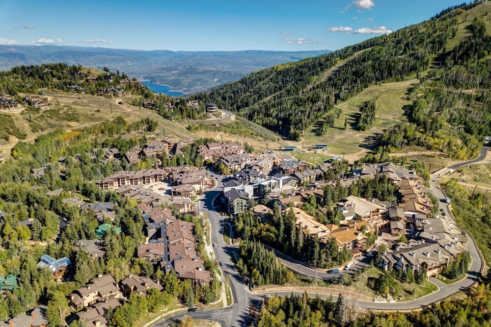 Freshly Updated Condo, Across The Street From The Resort Edel O 2 Bedroom Apts