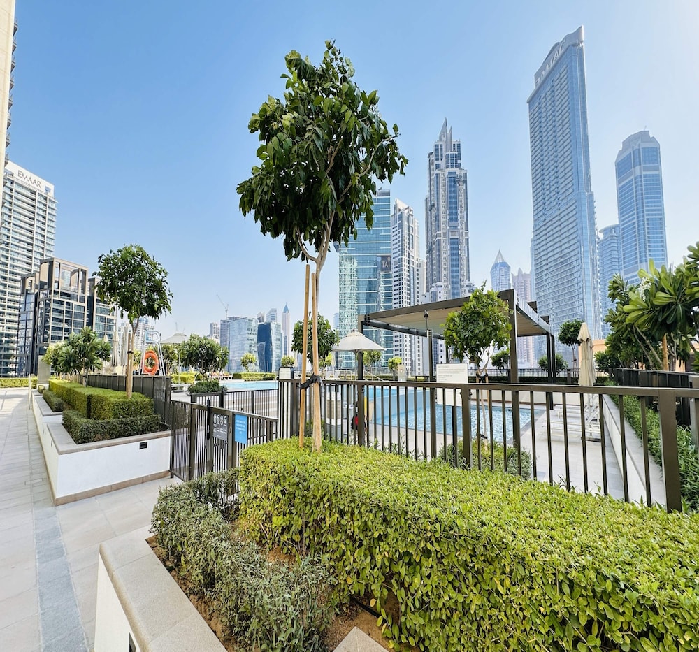 OYO HOME 1349 Burj Crown Luxury 1bed Apartment
