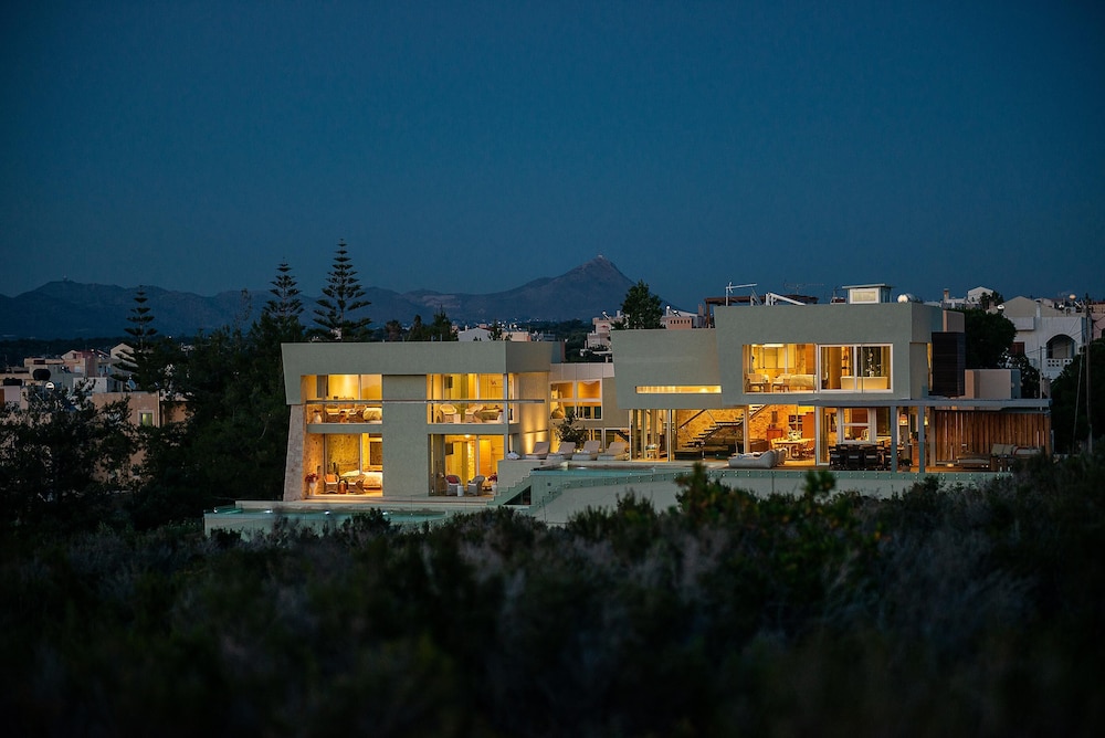 Villa Charlotte by CuraVillas Collection
