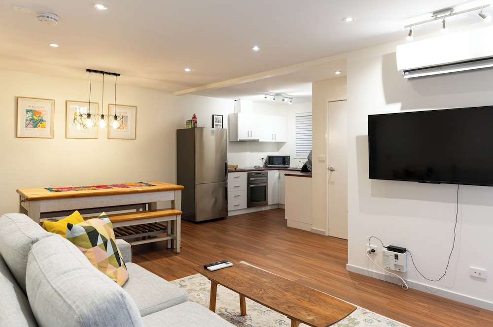 One Bedroom Apartment - Dynnyrne