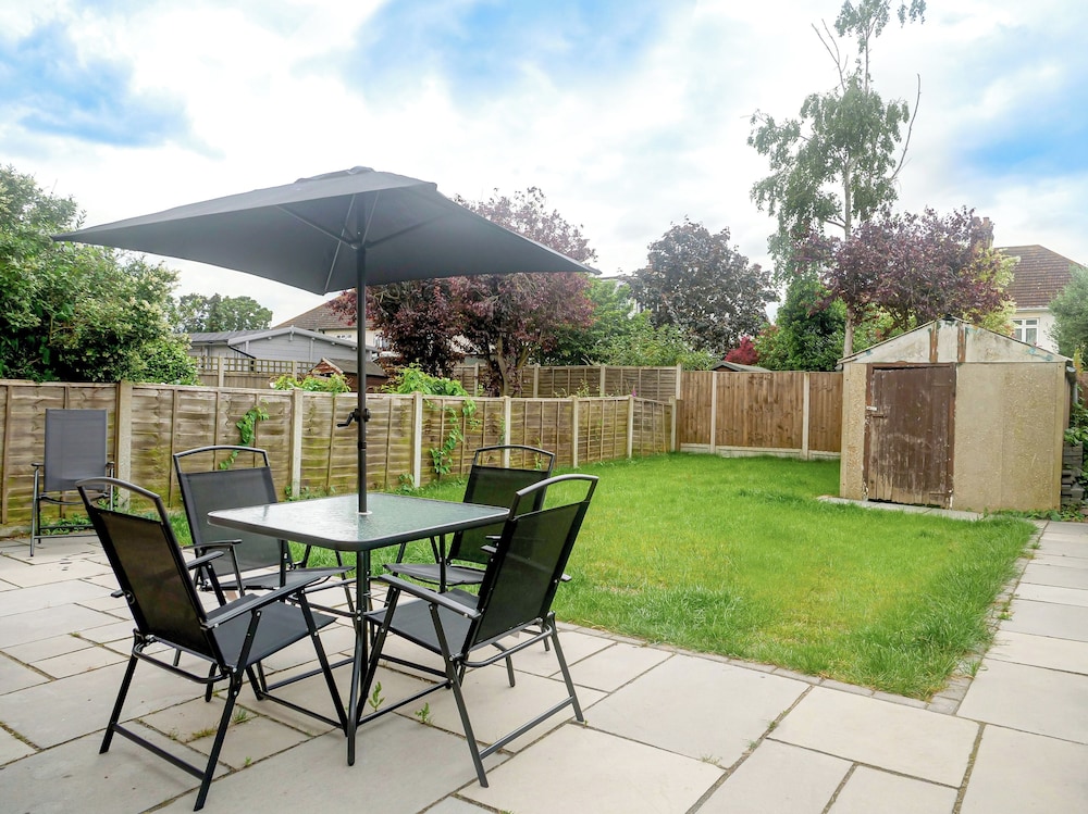 Spacious 6 Bedroom House in Bexleyheath