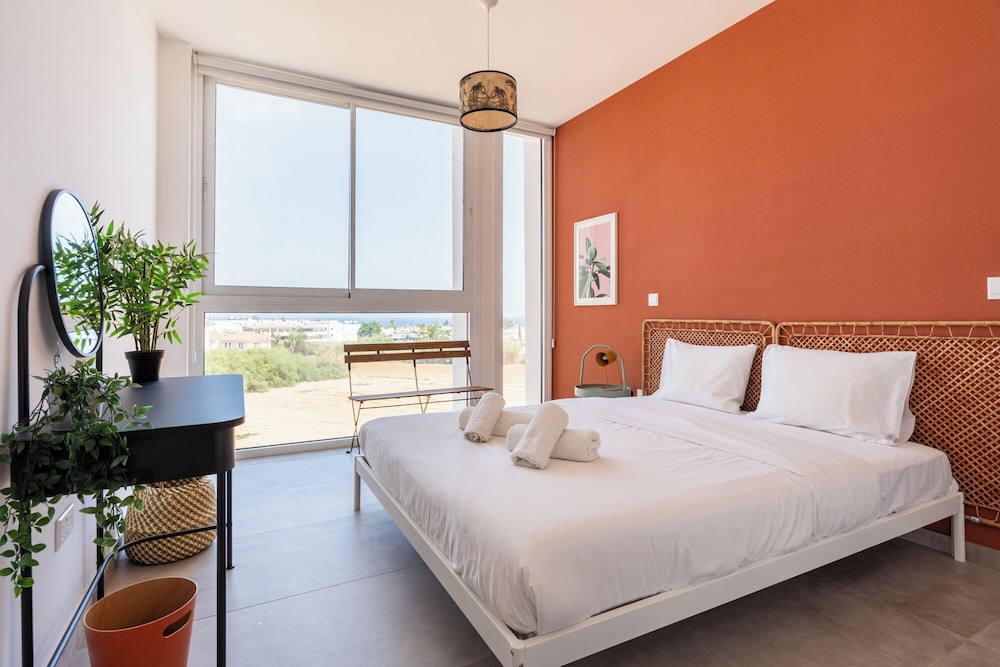 Blu Horizon - Stylish Living with Pool & Balconies in Protaras
