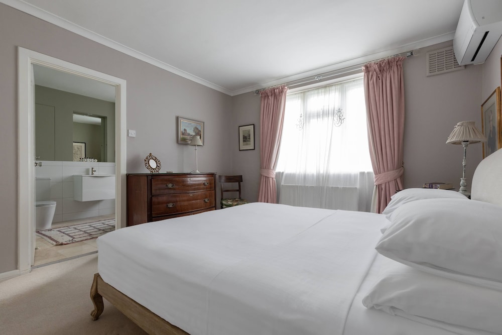 Courtfield Mews by Onefinestay