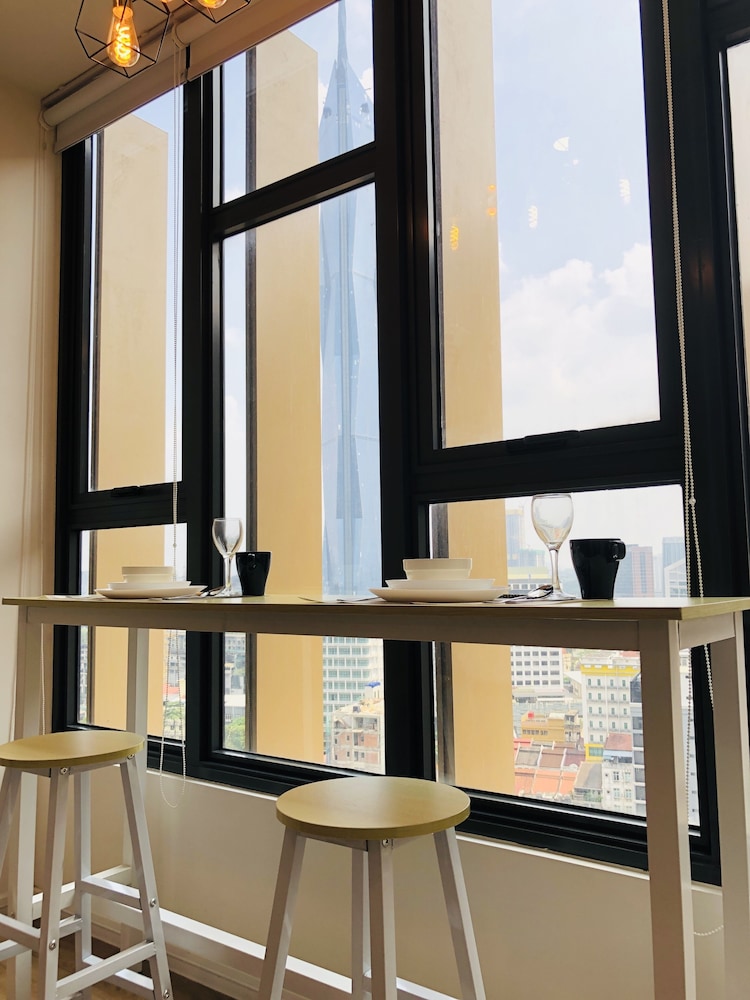 Ceylonz Suites by Roomy