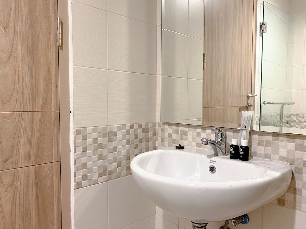 Good Choice And Cozy Studio At Tamansari Iswara Apartment