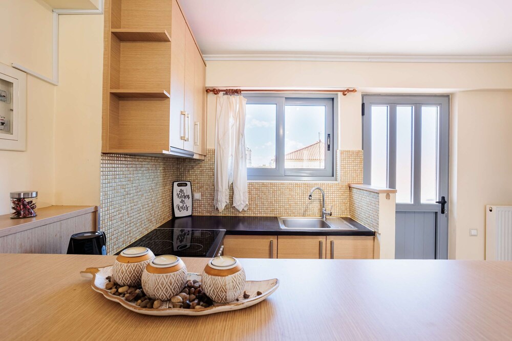 Filiatra Cozy Cental Retreats With Balconies
