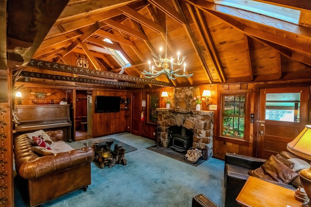 Hobbit House in Big Bear #166
