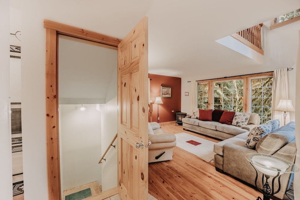 34sl - Hot Tub - Bbq - Ping Pong Table - Sleeps 8 3 Bedroom Home by RedAwning