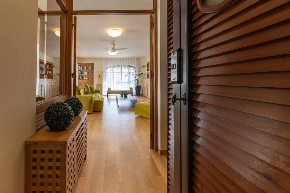 Ma Maison Downtown Villa N 8 Indoor Heated Pool
