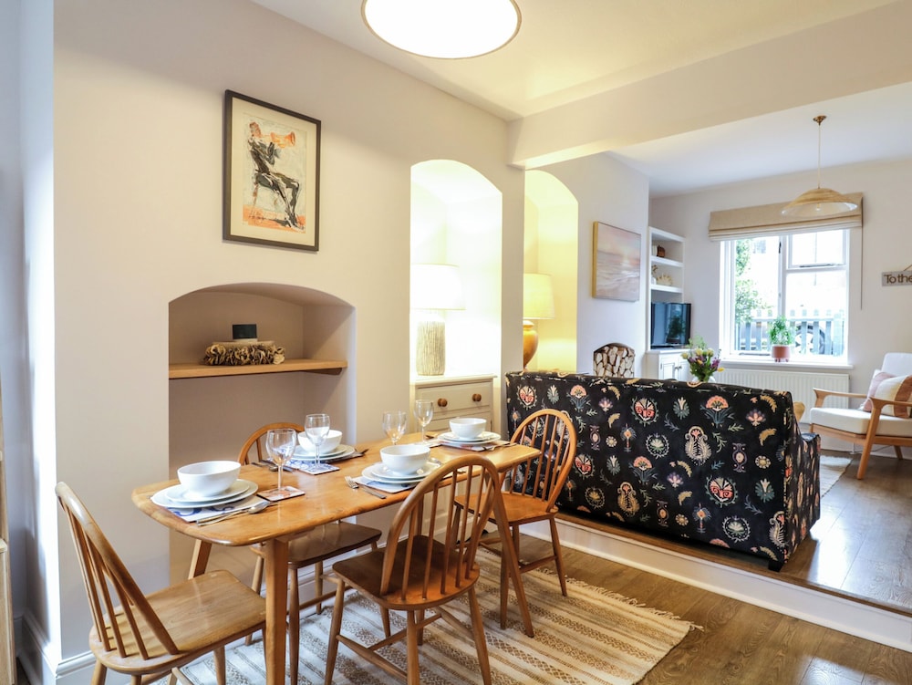 Compass Cottage