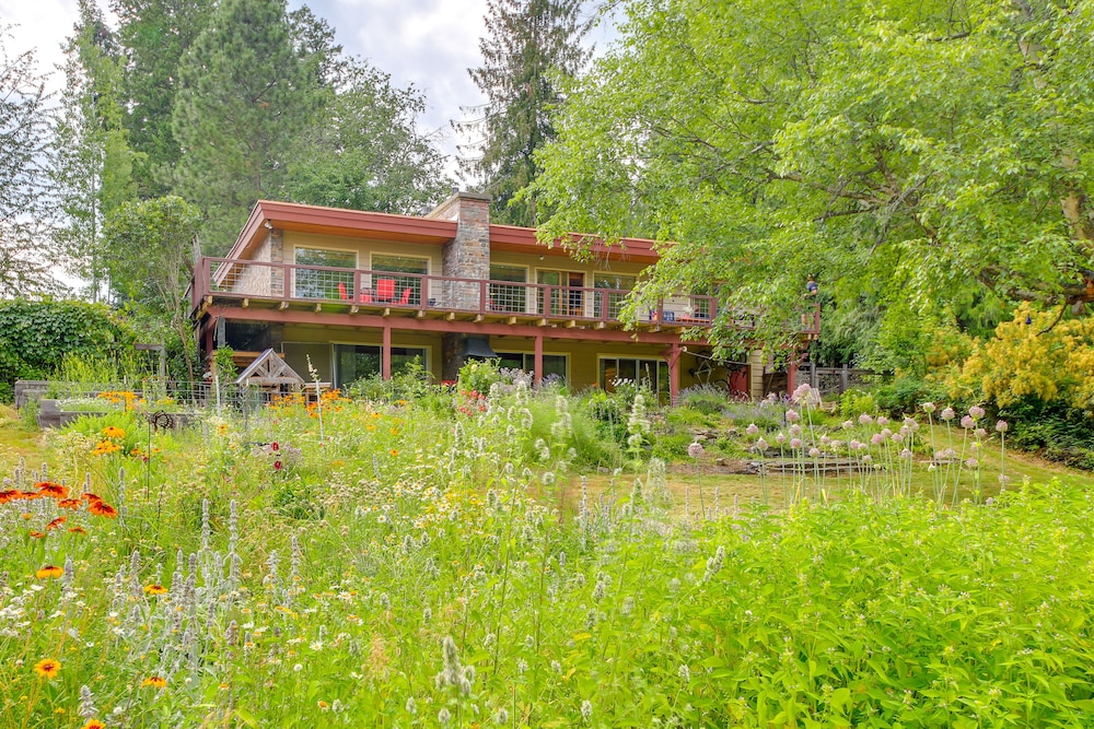 Sandpoint Vacations - 12 Mi to Schweitzer: Spacious Home w/ Deck! - Property Image 2