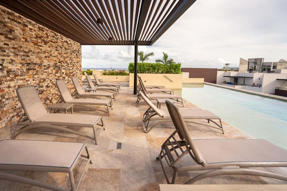 Syrena Living Condos