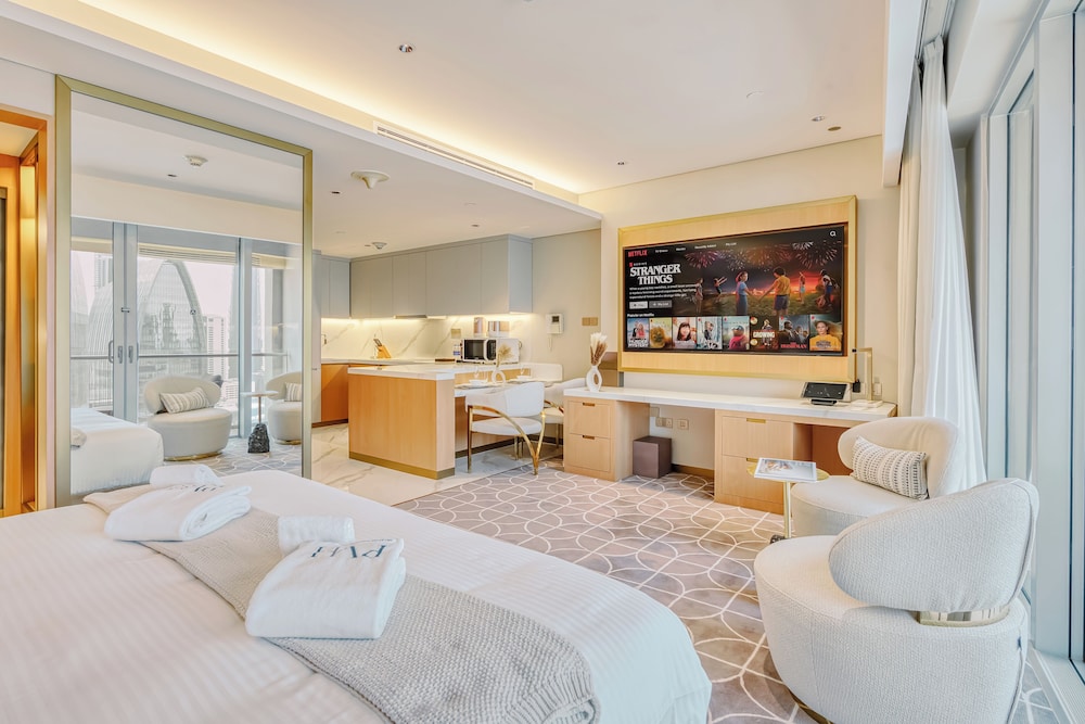 PVH - Studio - Emaar Fashion Avenue