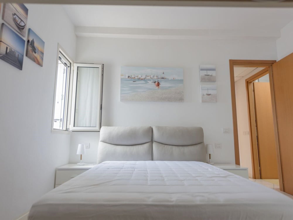 Lovely Flat With Modern Furnishings - Beahost