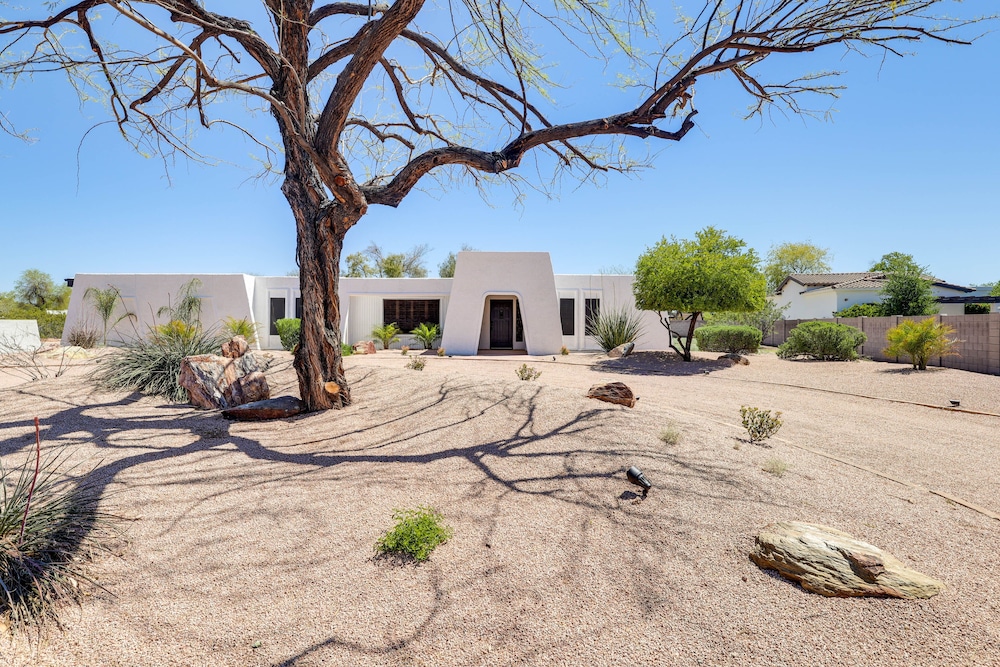 Paradise Valley Vacation Rental w/ Fire Pit!