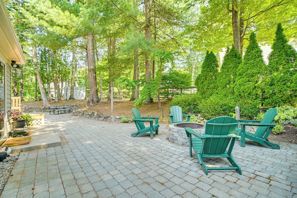 2 Mi to Beaches: Charming Kennebunk Family Home