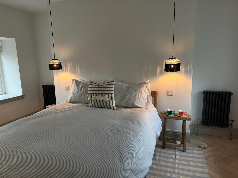 Luxury Northumberland Cottage Near Beach Sleeps 8 view 3