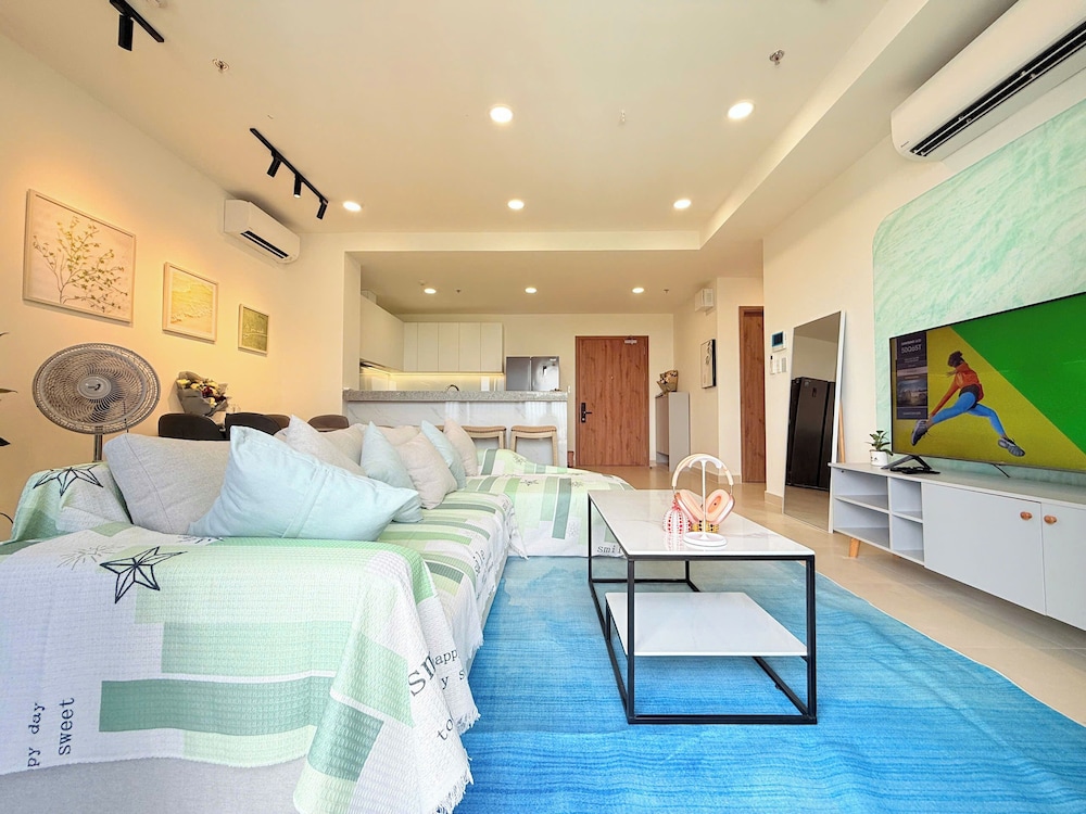 Homie's The Glory Apartment