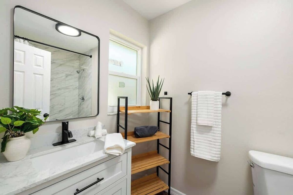 Modern 3 Bedroom, Wesley Chapel!