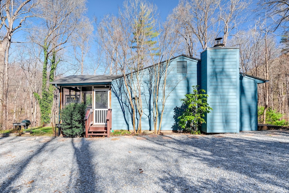Pet-friendly Roanoke Home w/ Fire Pit + Grill! view 4