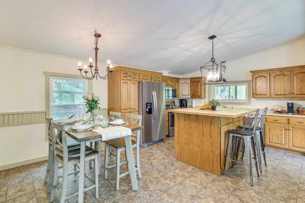 Walk to River: Loudonville Retreat w/ Hot Tub!