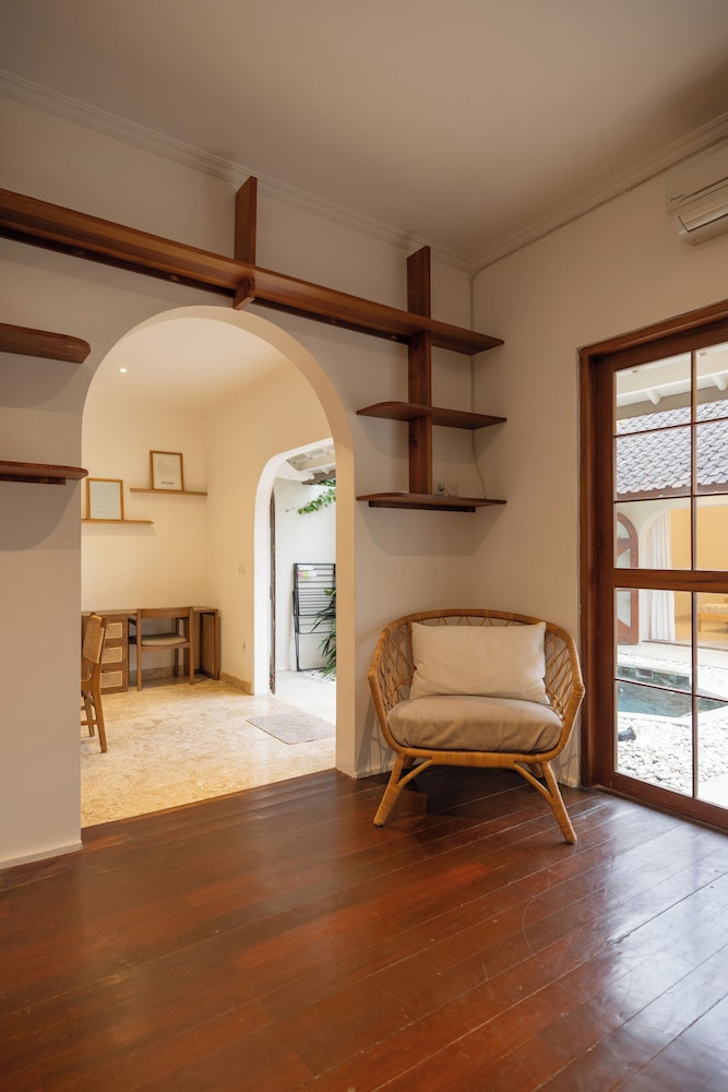 Charming Two Bedroom Villa Near Seminyak