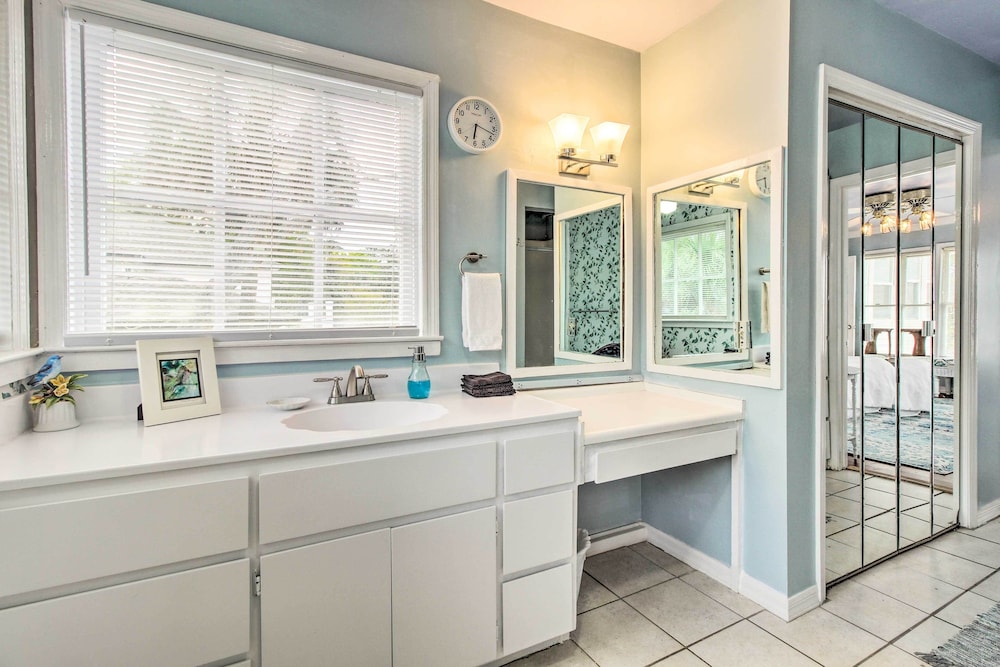 Family-friendly Savannah Vacation Rental w/ Decks! view 4